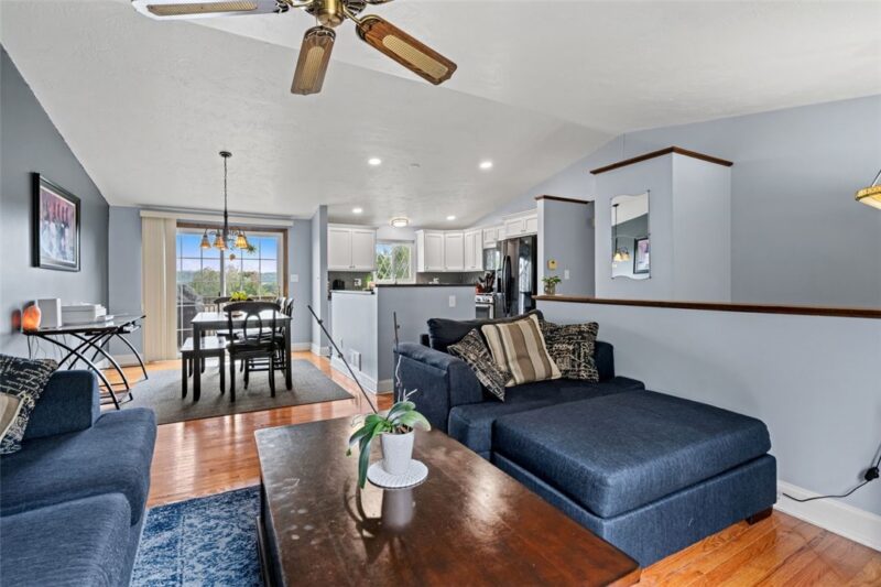 223 Bryson Ave — photo 3