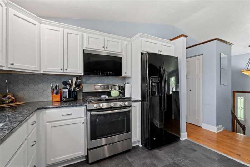 223 Bryson Ave — photo 6