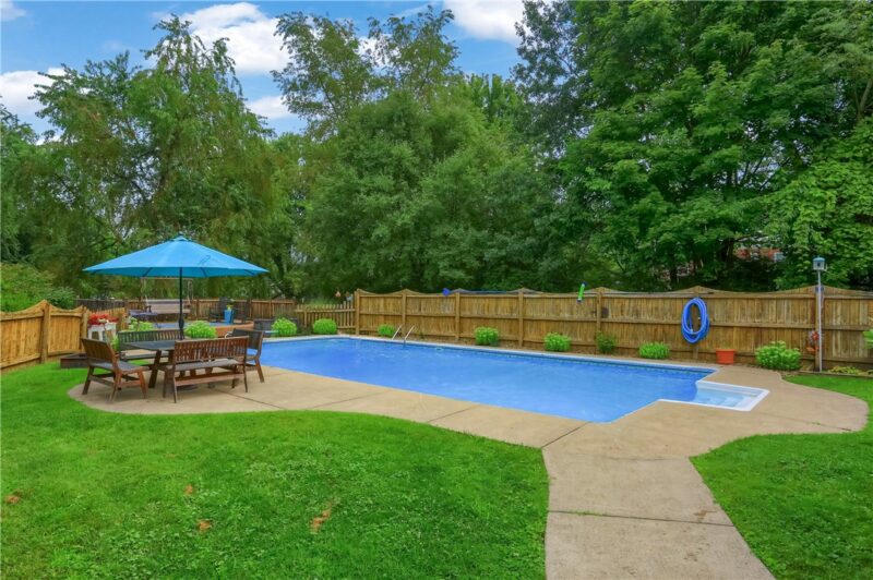 2425 Clearview Drive — photo 4