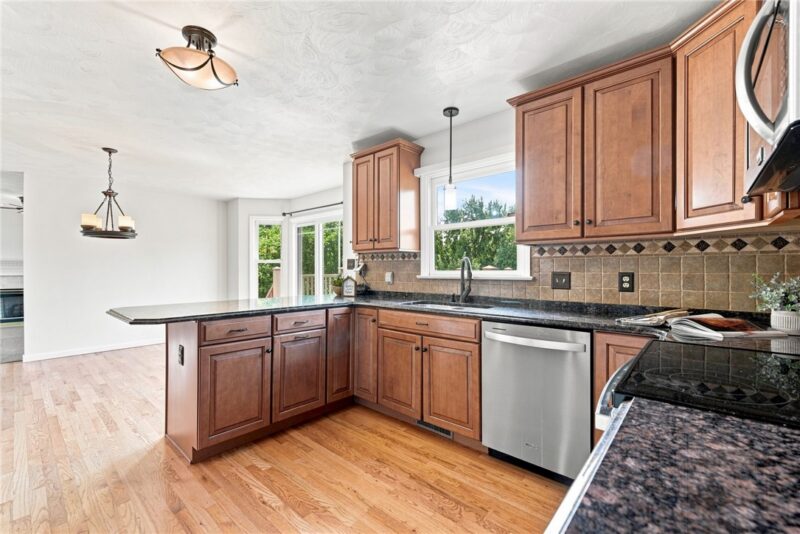 211 Plantation Dr — photo 8