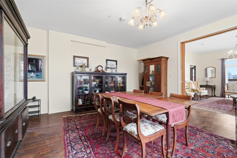 524 W Jefferson St — photo 8