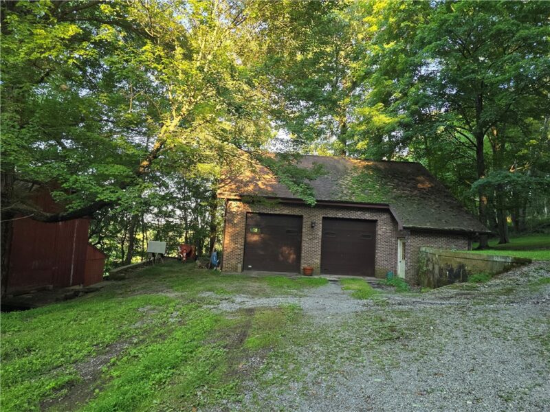 350 Leisie Rd — photo 2