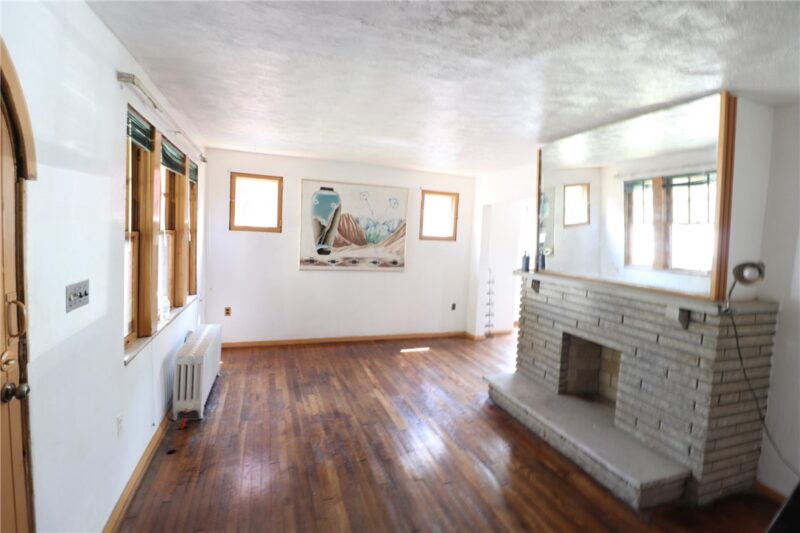 2423 BRIGHTON RD — photo 5