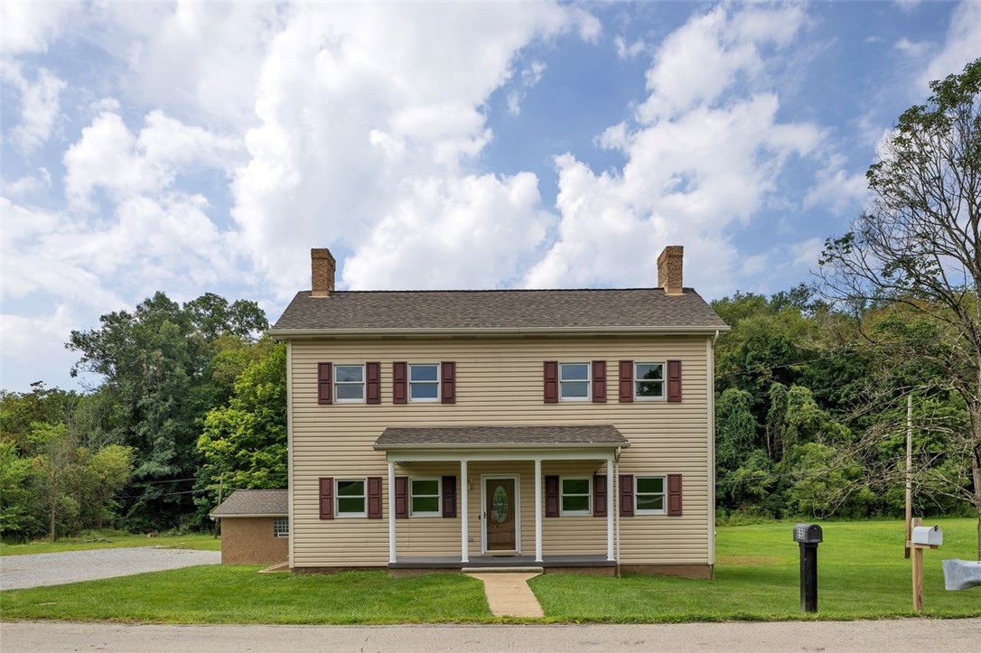 690 Lakeview Drive — photo 1