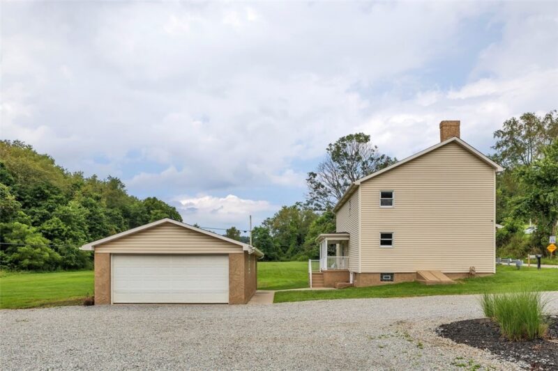 690 Lakeview Drive — photo 6