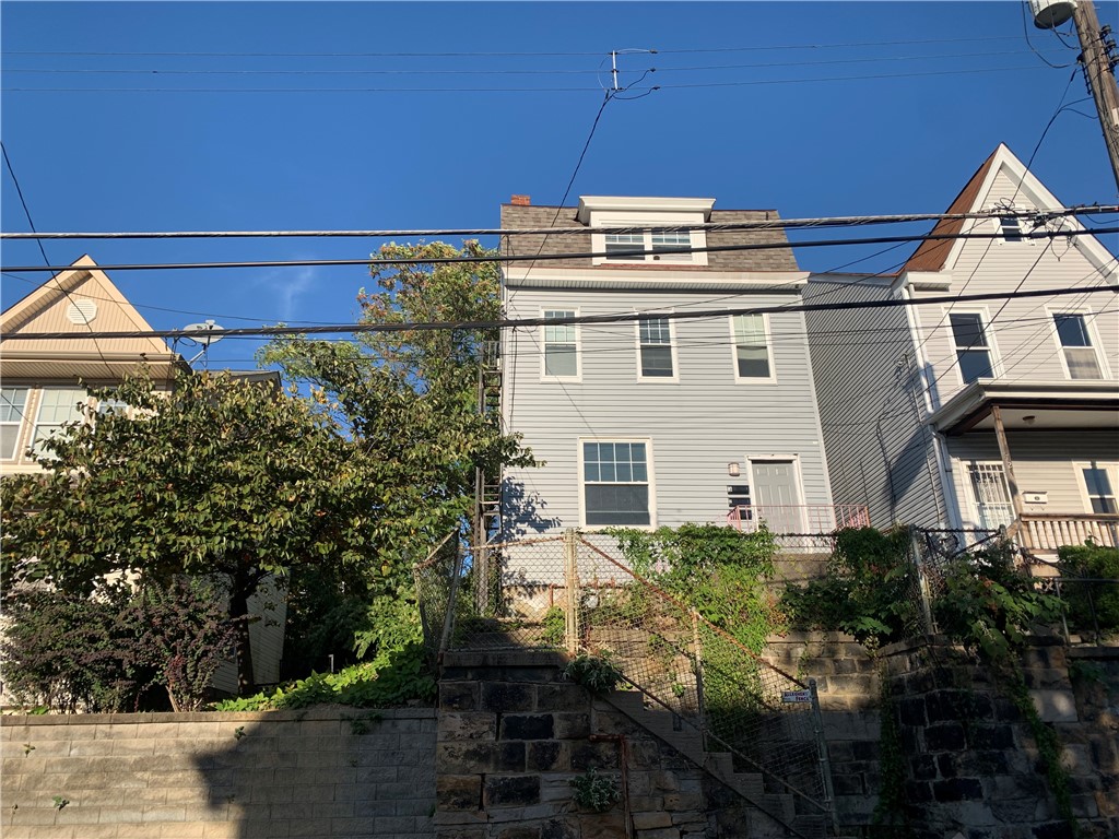 725 Clarissa St — photo 1