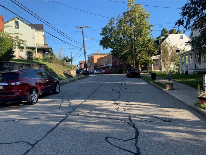 725 Clarissa St — photo 2