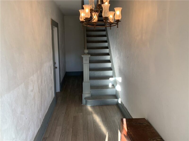 725 Clarissa St — photo 4