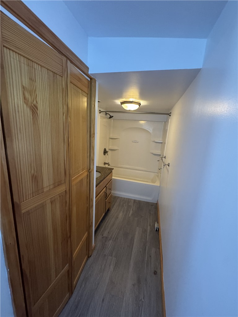 940 Orchard St — photo 8