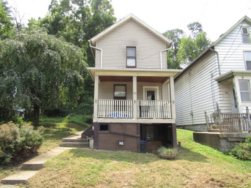 910 Laurel St — photo 1
