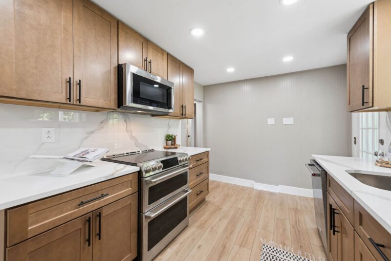 383 Lakeview Dr. — photo 5