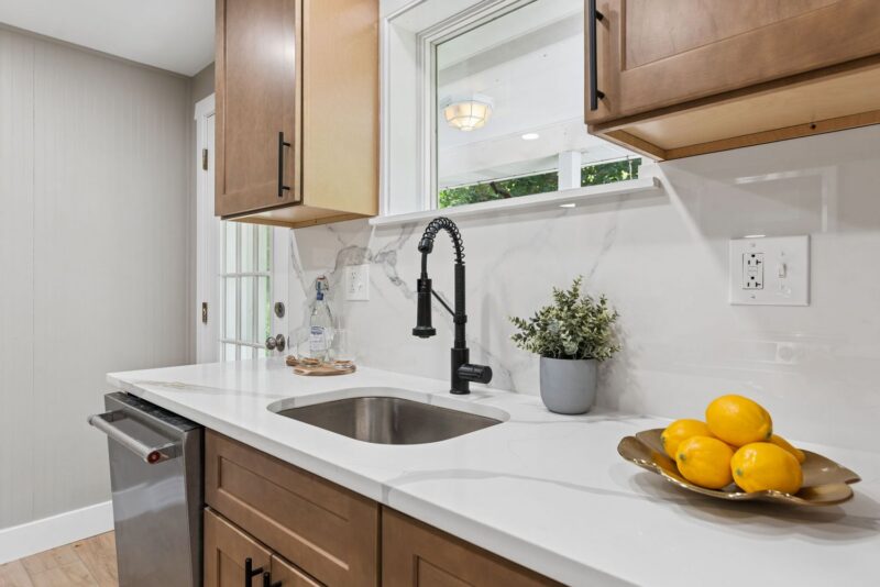 383 Lakeview Dr. — photo 6