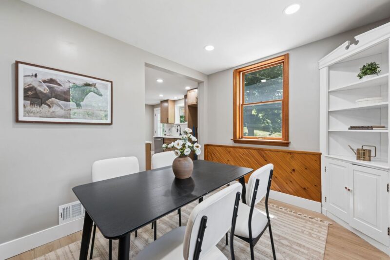 383 Lakeview Dr. — photo 8