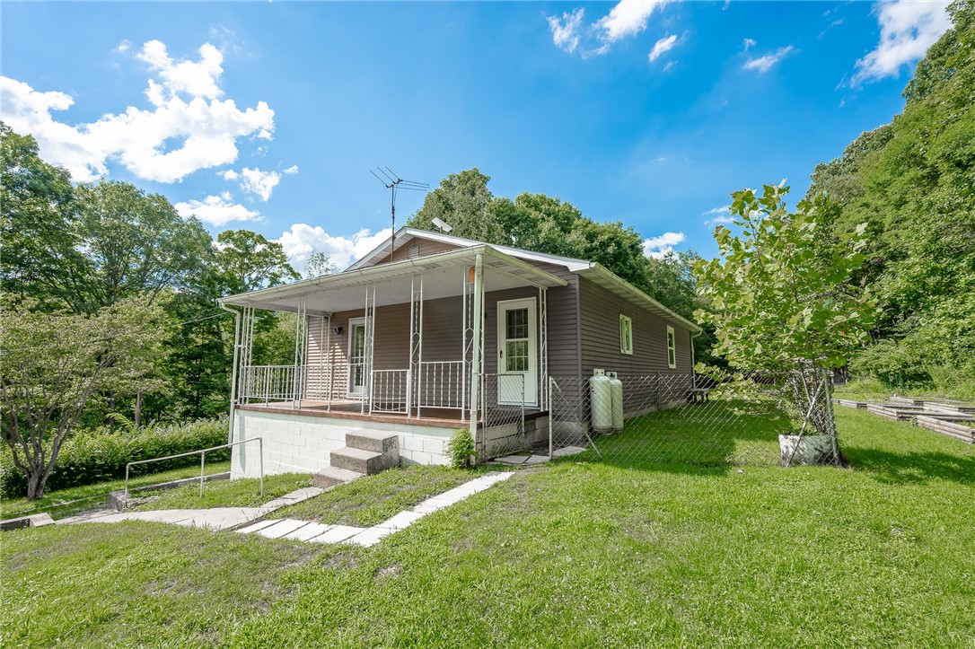 584 Pumphouse Rd — photo 1