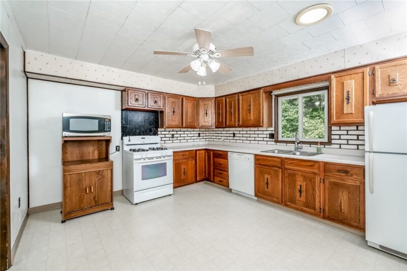 584 Pumphouse Rd — photo 3
