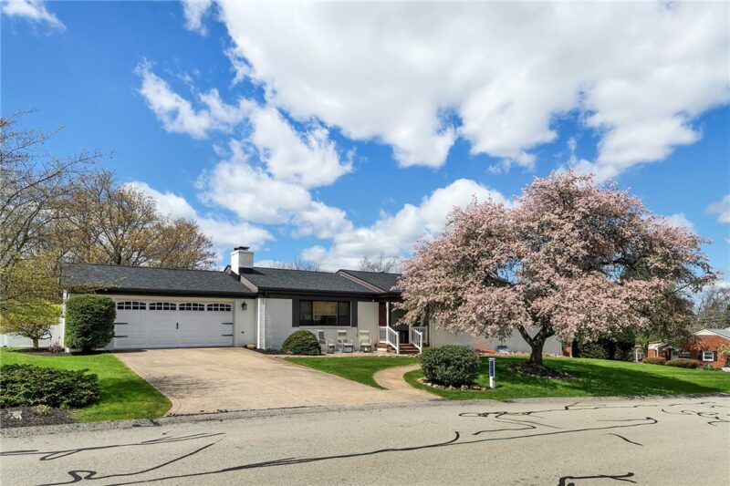 3470 MacArthur Drive — photo 2