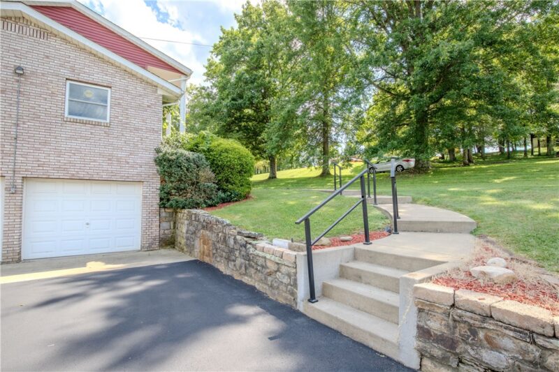 135 Willow St — photo 8