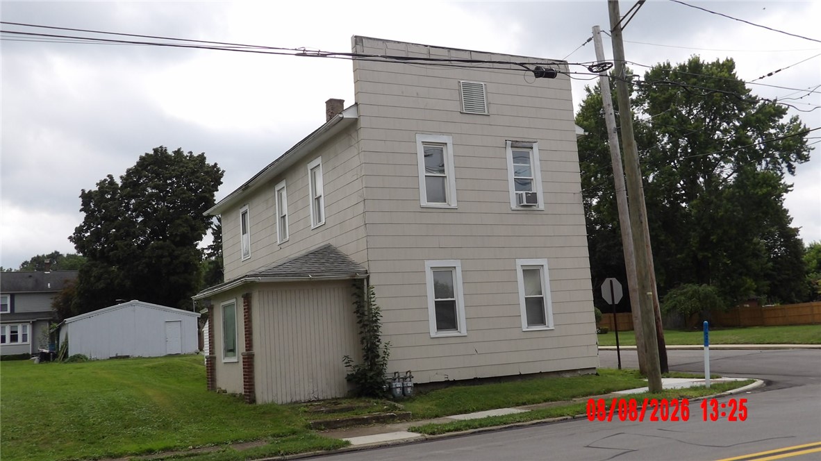 1041 W Ridge Ave — photo 1