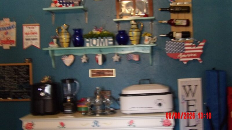 1041 W Ridge Ave — photo 3