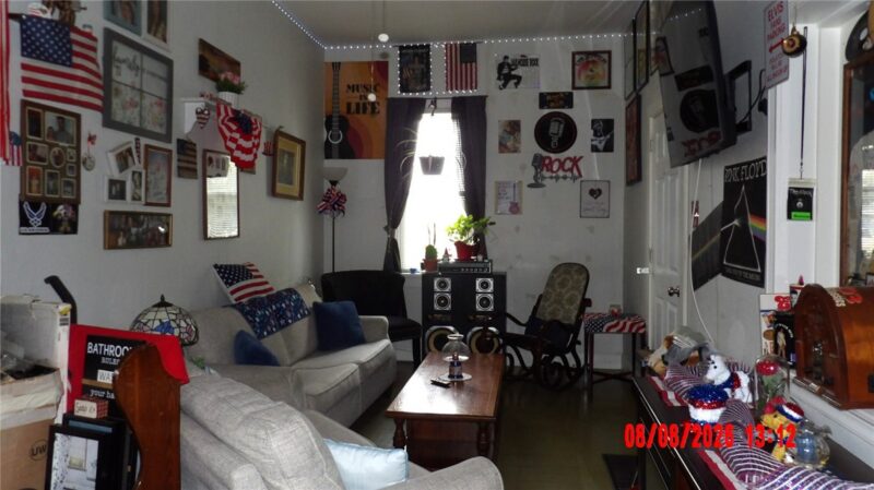 1041 W Ridge Ave — photo 7