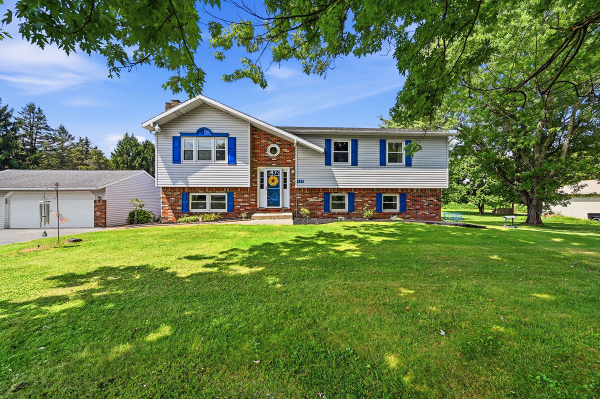 182 Bear Creek Rd — photo 1