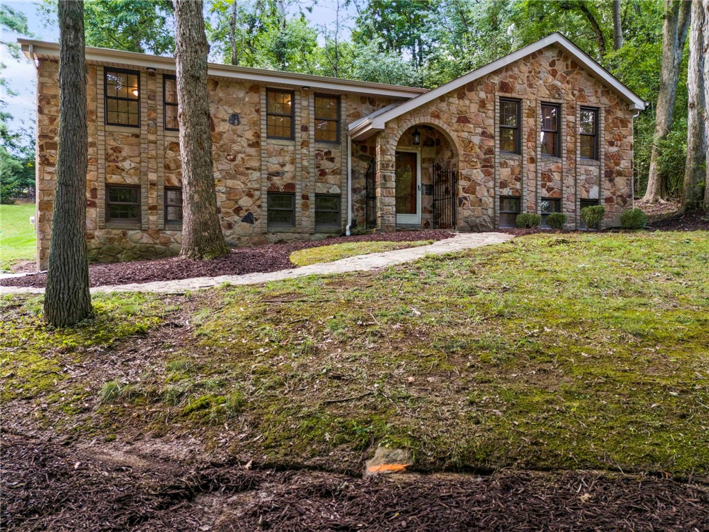 204 Fineview Dr — photo 1
