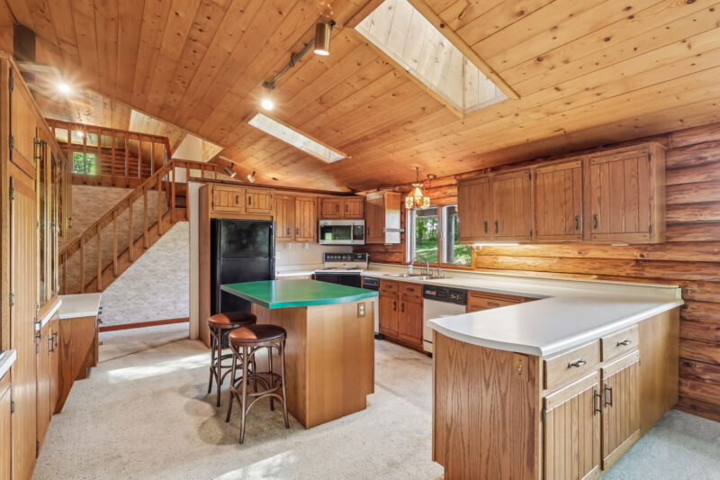 168 Airlane DRIVE — photo 8