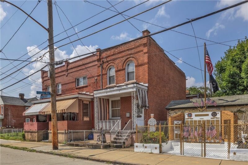 303 W Elizabeth St — photo 3