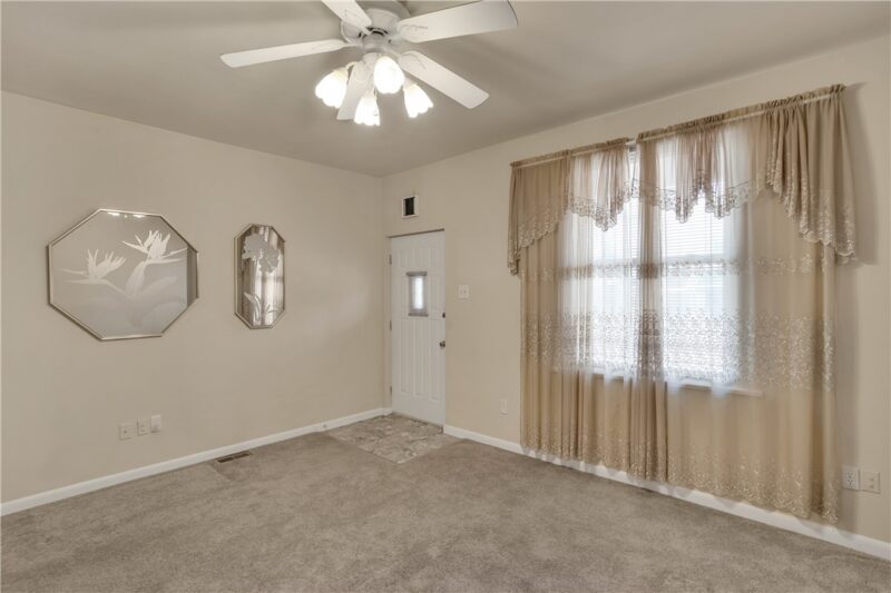 303 W Elizabeth St — photo 8