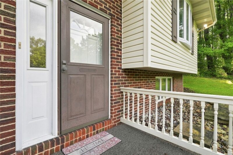 130 Beale Rd — photo 3