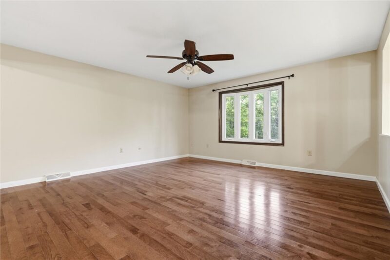 130 Beale Rd — photo 6