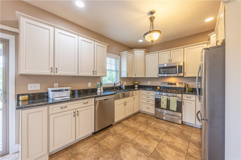 1104 Cross Creek Dr — photo 8