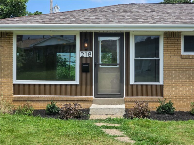 218 Garden City Dr — photo 2