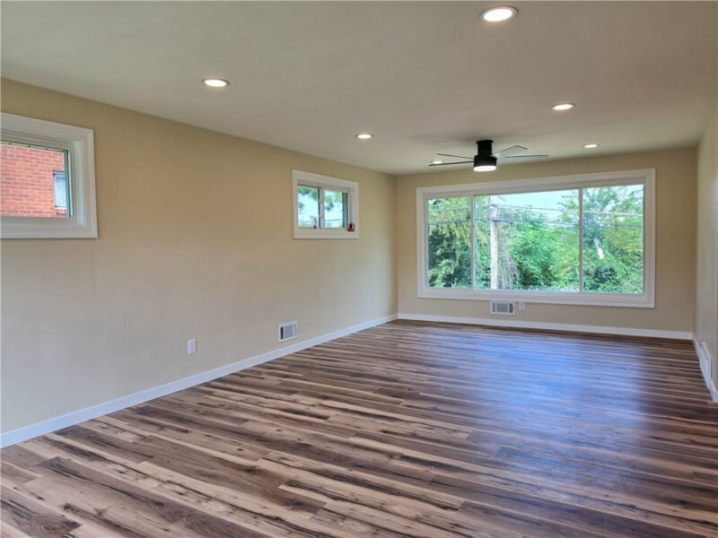 218 Garden City Dr — photo 4