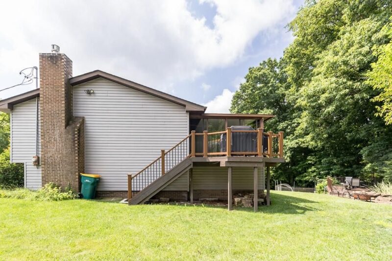 68 Kathleen Dr — photo 2