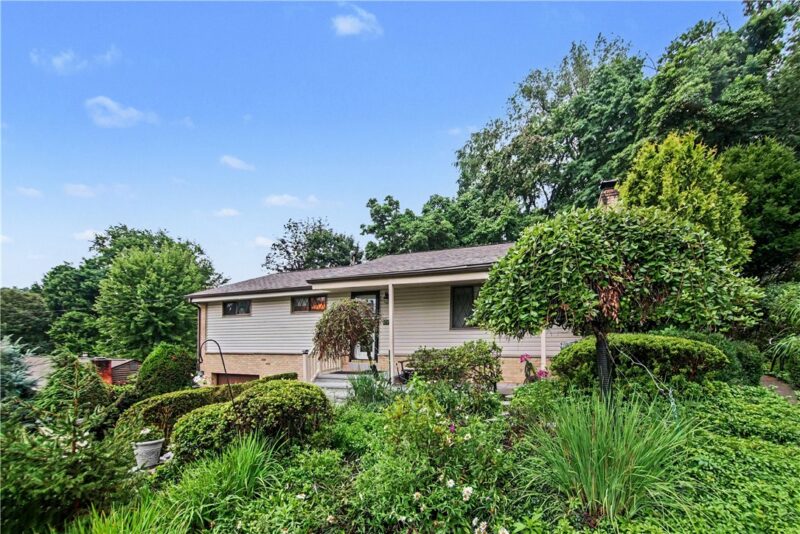 405 Peters Drive — photo 2
