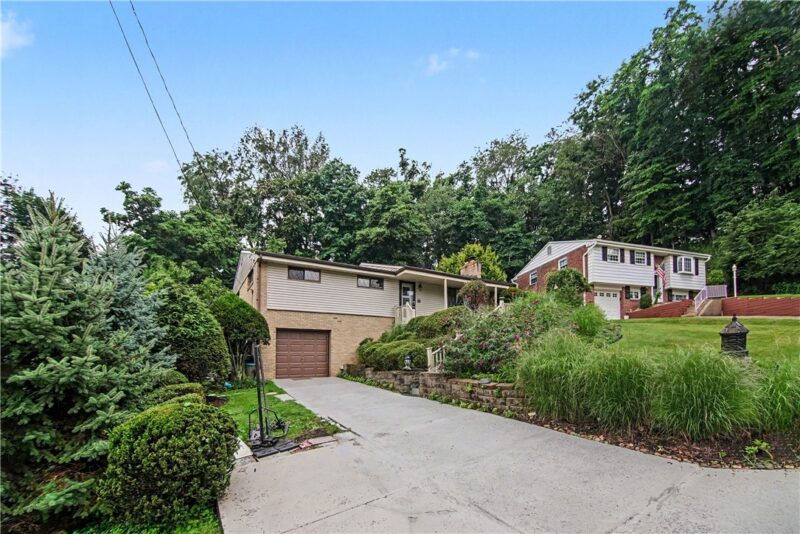 405 Peters Drive — photo 3