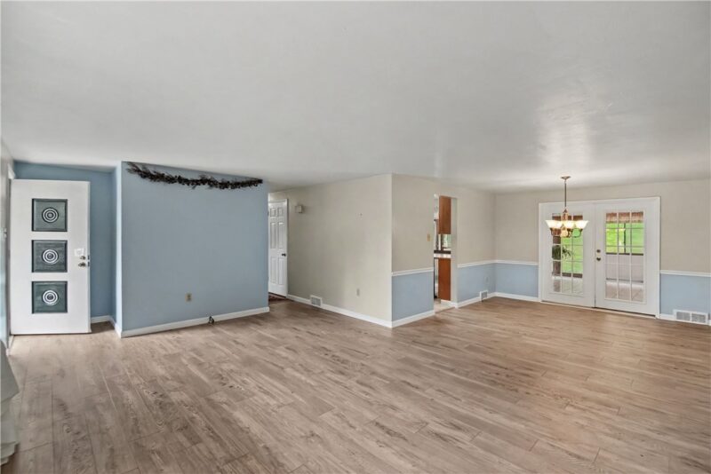 405 Peters Drive — photo 7