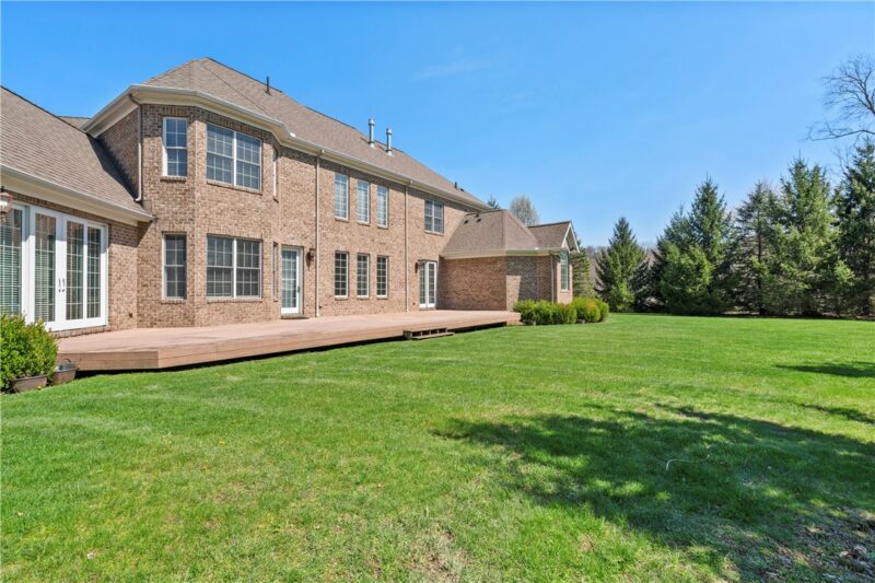 107 Kingston Ave — photo 4