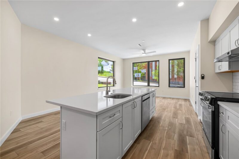 129 Hazelwood Ave — photo 5