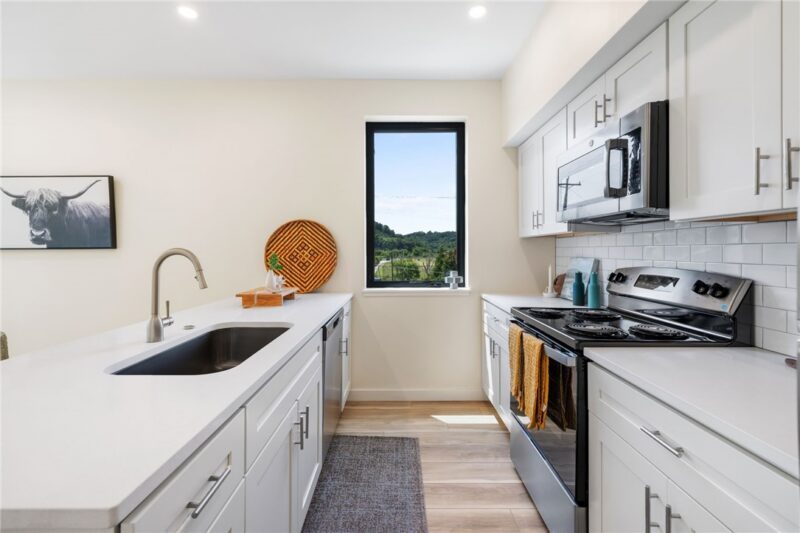 125 Hazelwood Ave 201 — photo 4