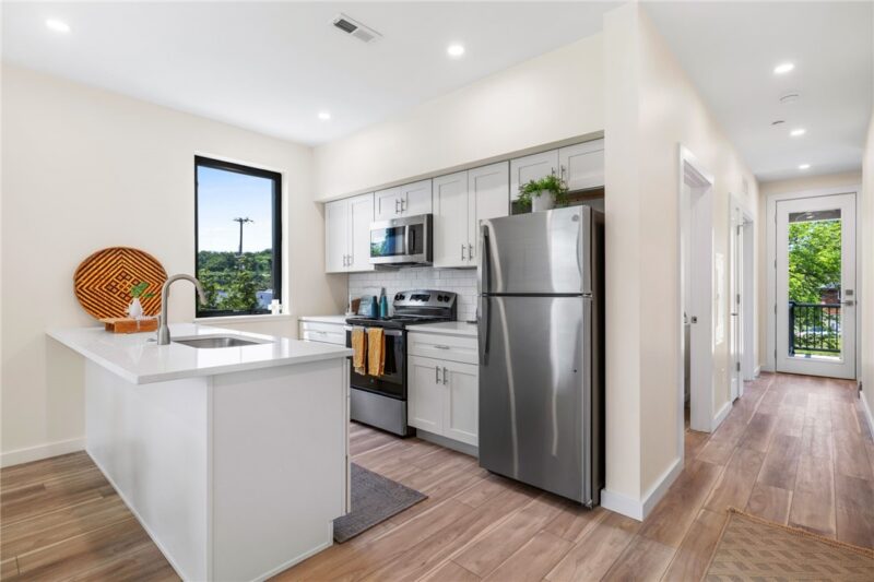 125 Hazelwood Ave 201 — photo 5