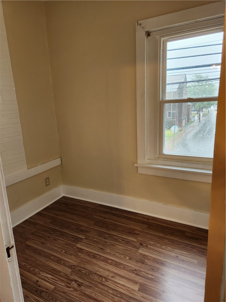 309 W Main St — photo 7