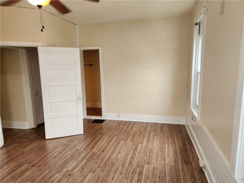 309 W Main St — photo 4
