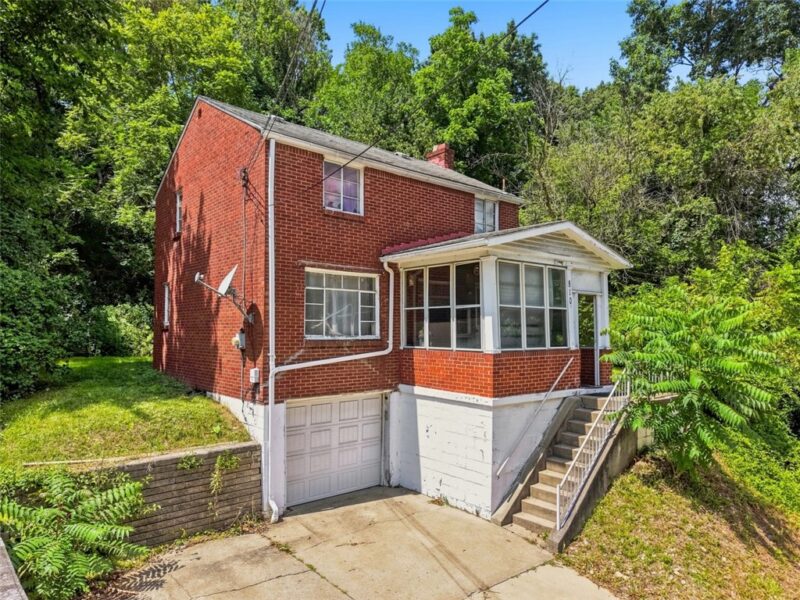 810 Hartman St — photo 2