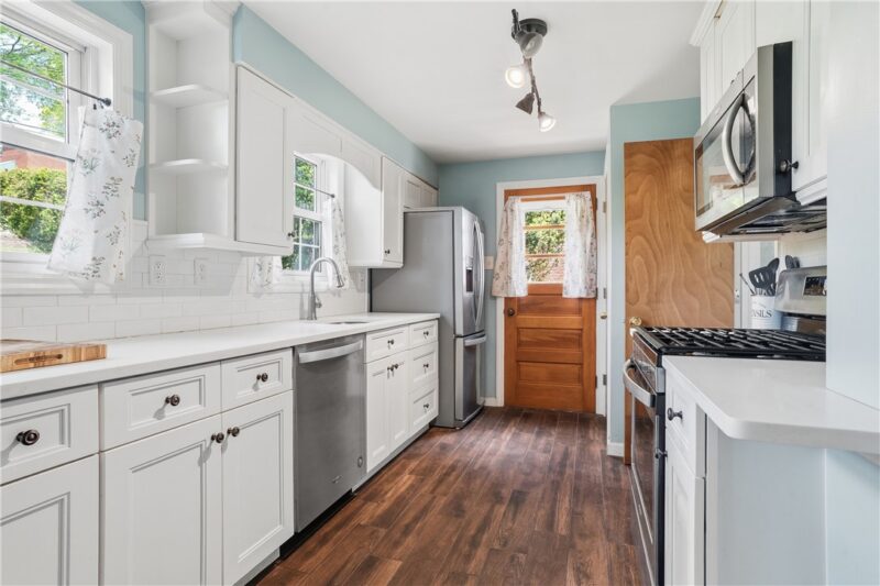 1107 Girard Rd — photo 3