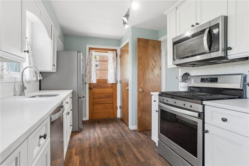 1107 Girard Rd — photo 4