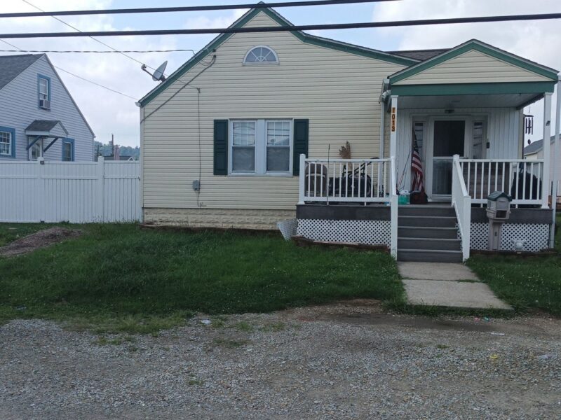 1013 Henry STREET — photo 2