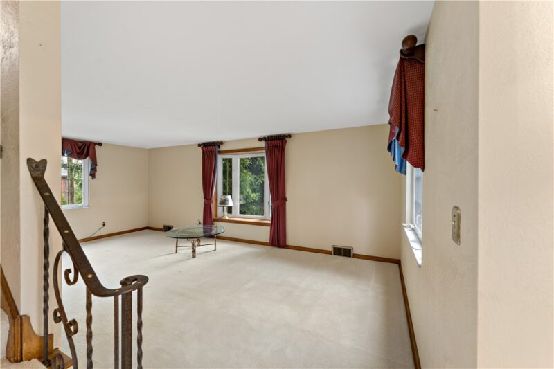 191 Columbia Drive — photo 5