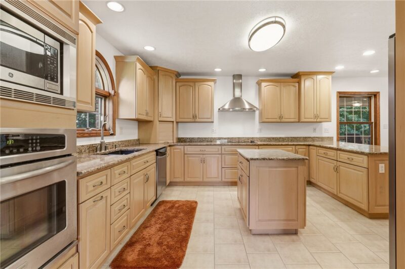 1004 Broderick Street — photo 8